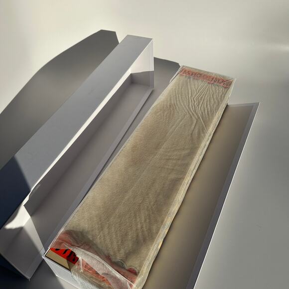 Byredo Gift Set of 13 Satin Lipsticks 1 Chromophobia Lip Balm in Wooden Box BN - Picture 7 of 16